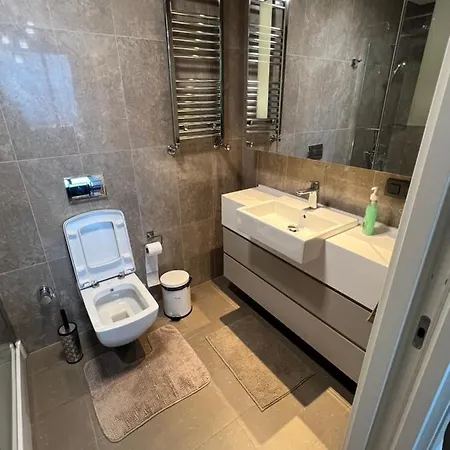 Skyland Apartment